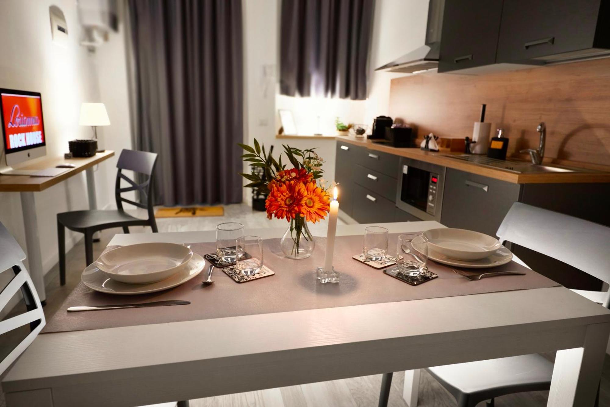 Lorianna Rock House Apartment Milan Exterior photo