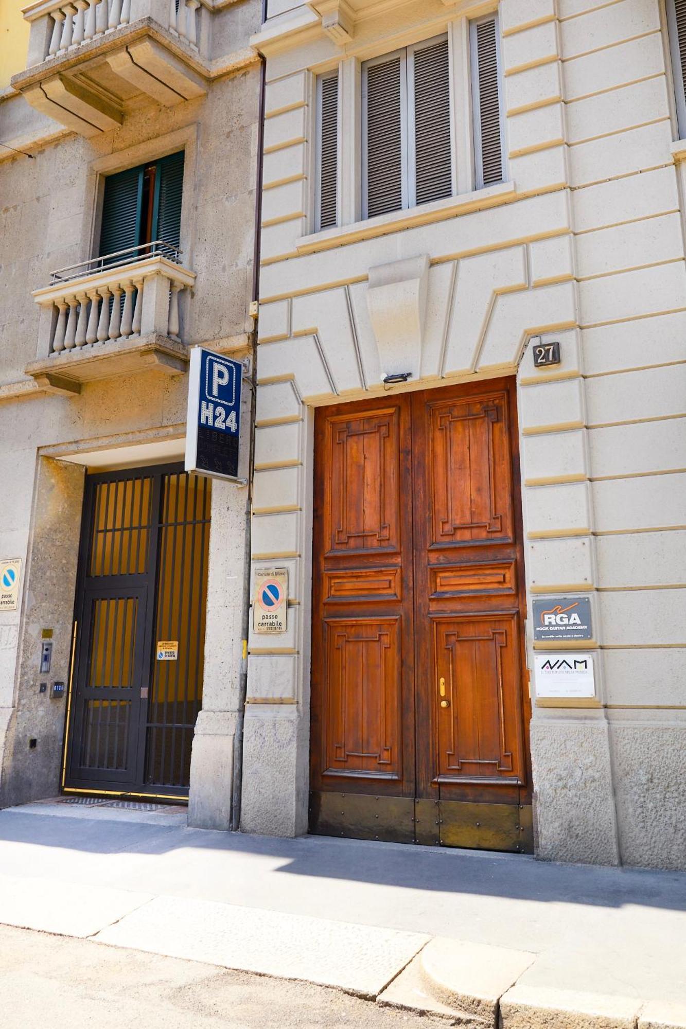 Lorianna Rock House Apartment Milan Exterior photo